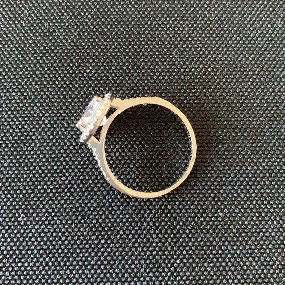 Ring - Picture 2 of 7